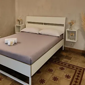  Casa vacanze Maniace 57, Ortigia Historic Center, 200 Mt From The